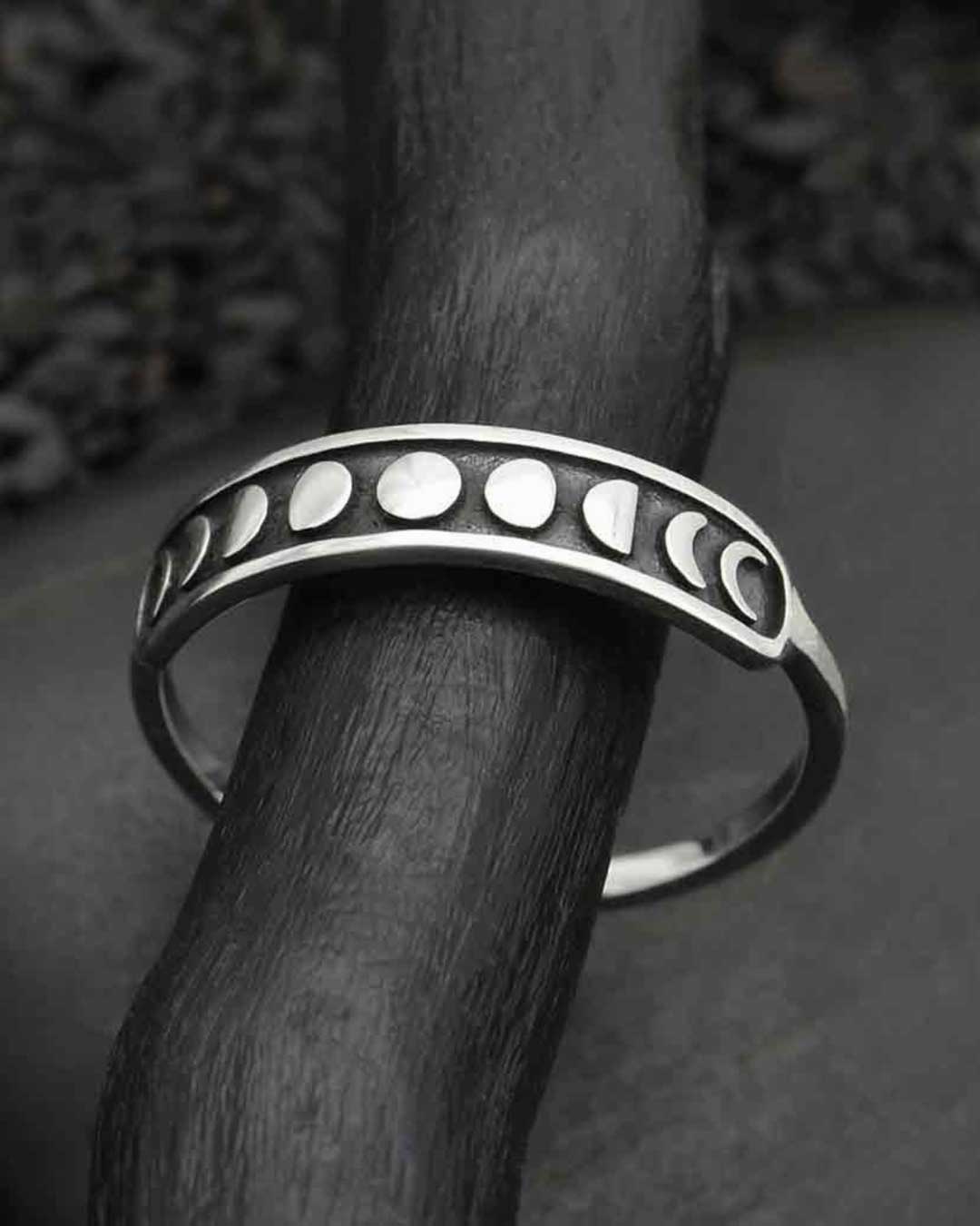 Moon phase ring