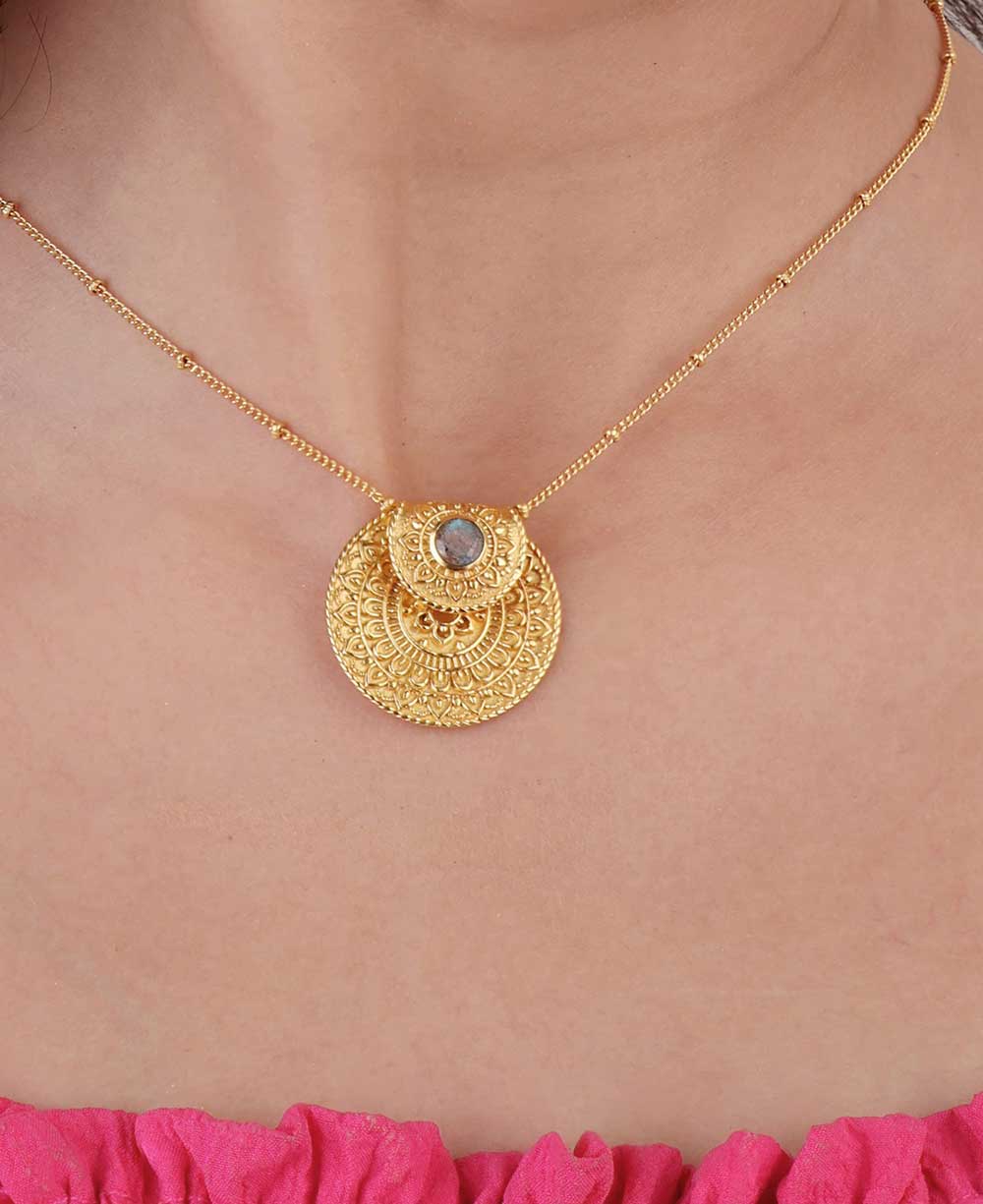 Inspirational Gold Plated Mandala Necklace with Labradorite Gemstone - Necklaces