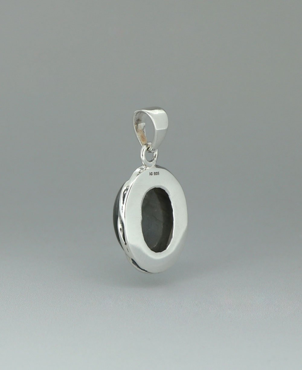 Premium Labradorite Oval Pendant with Rope-Style Silver Frame - Charms & Pendants