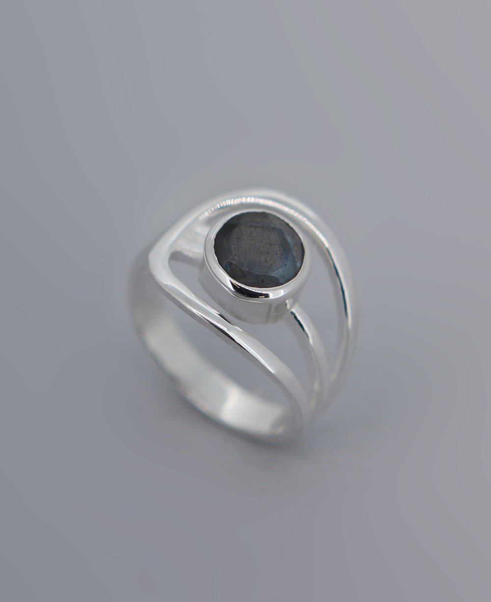 Shimmering Labradorite Sterling Silver Loop Ring - Rings Size 6