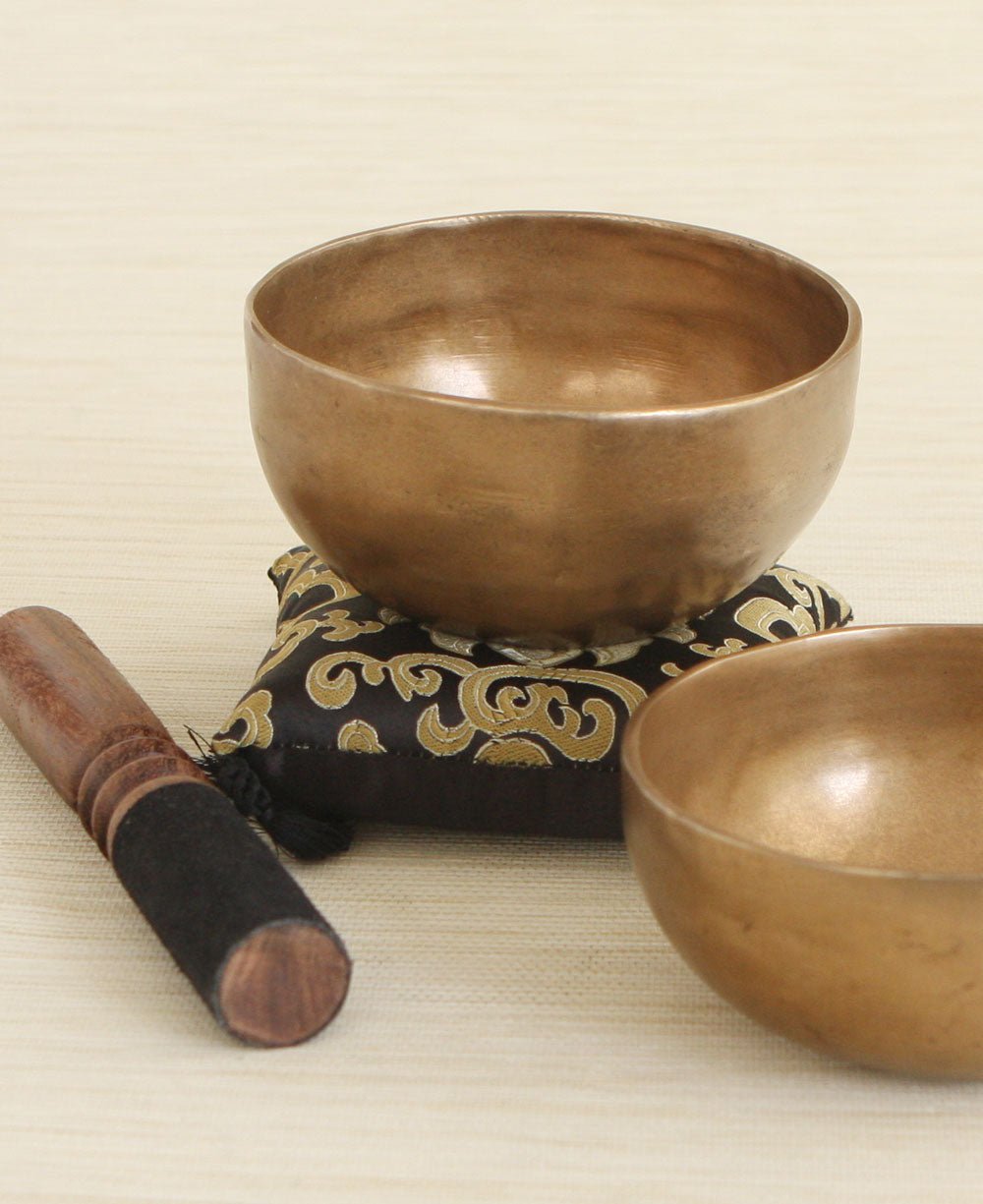 Traditional Tibetan Meditation Singing Bowl for Personal Ritual - Hand Bells & Chimes
