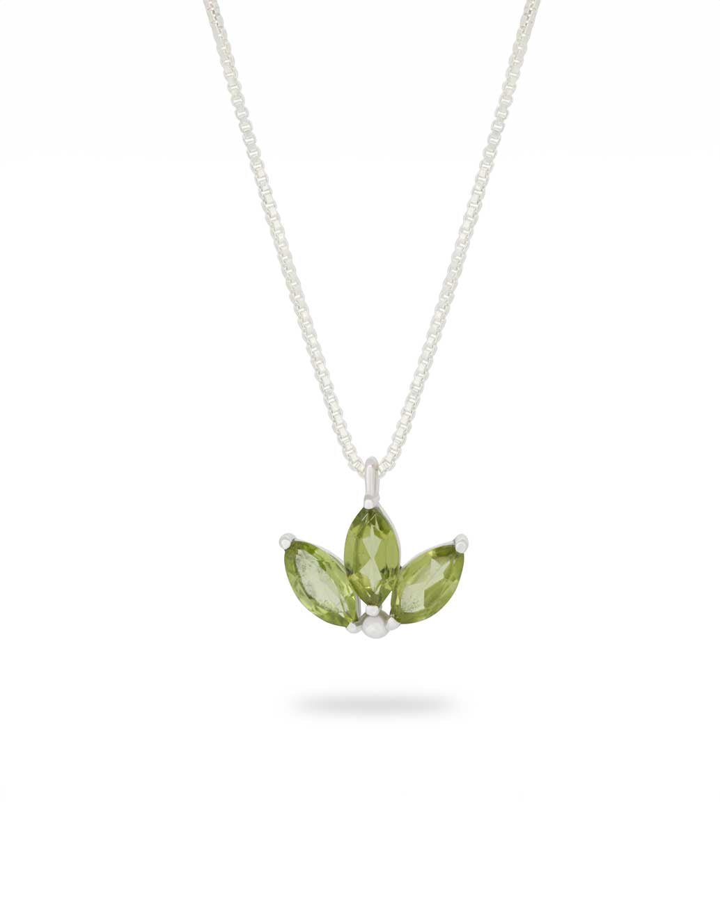 Dainty Lotus Birthstone Sterling Silver Necklace - Necklaces Aug (Peridot)