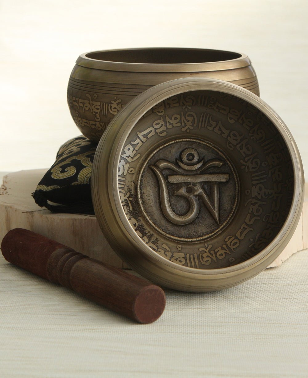 Meditation Singing Bowl with Tibetan Om Symbol - Bowls