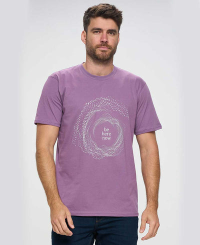 Men’s Organic Cotton Be Here Now T-Shirt, USA - Shirts & Tops S