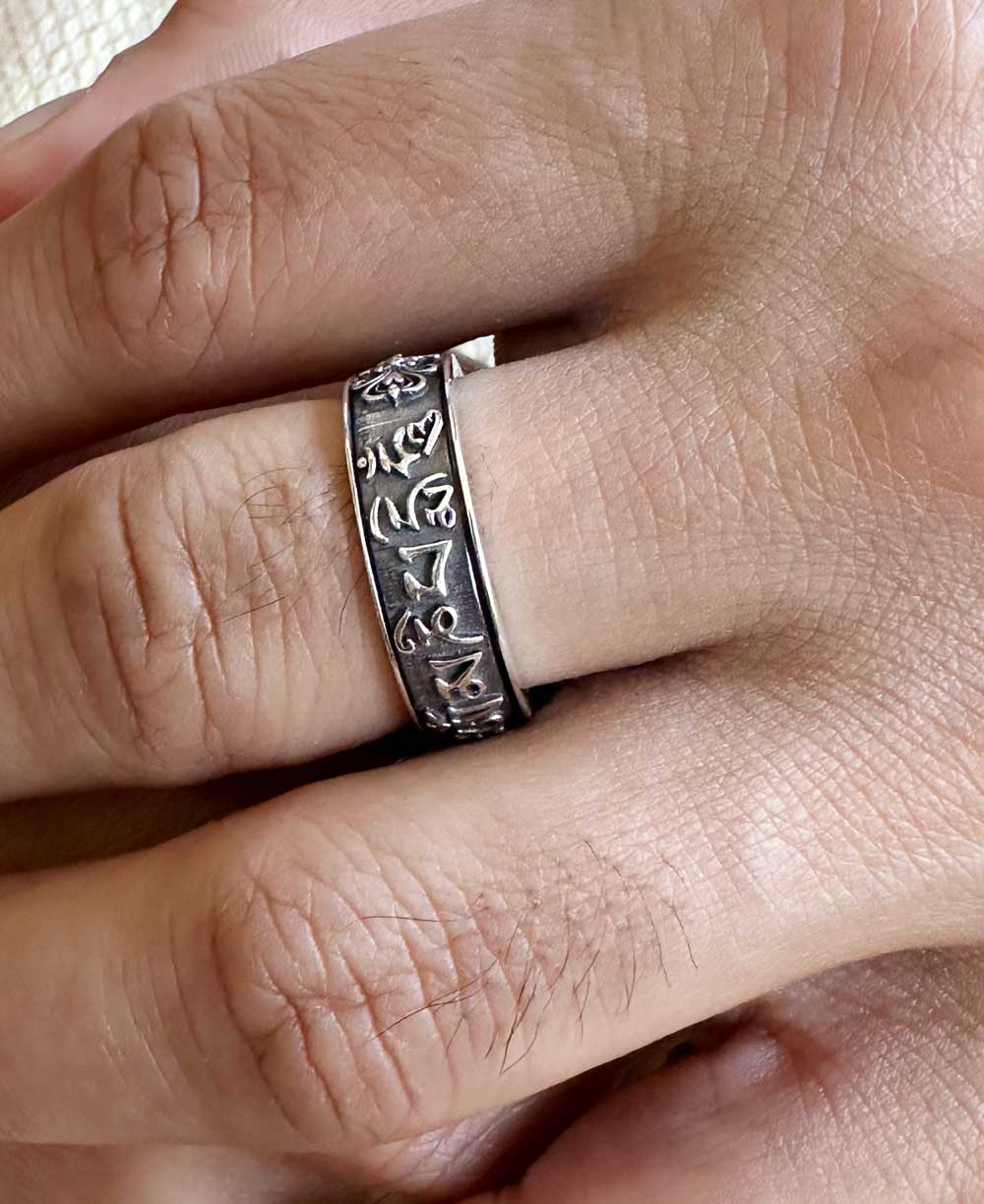 Om Mani Padme Hum Spinning Tibetan Mantra Meditation Ring For Men & Women - Rings Size 6