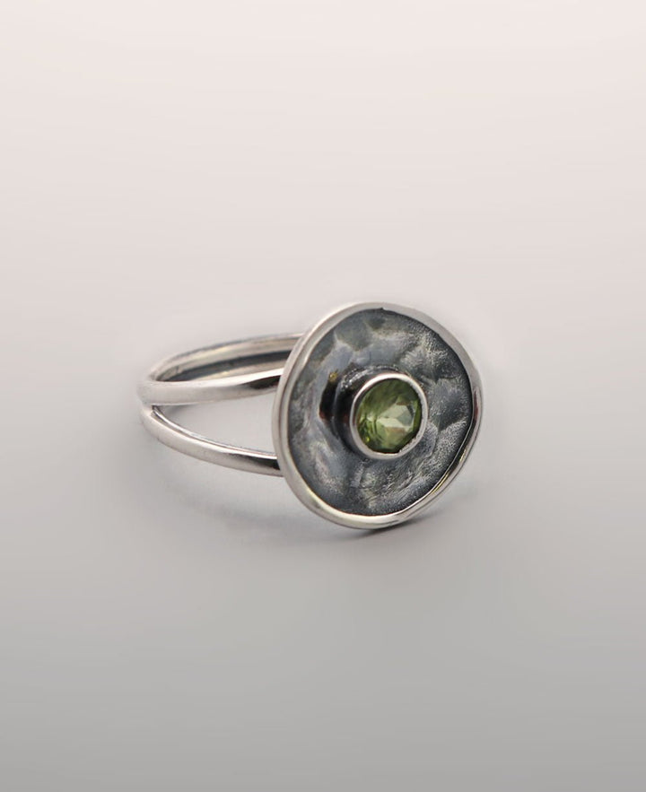 Oxidized Sterling Silver Peridot Gemstone Circle Ring - Rings Size 6