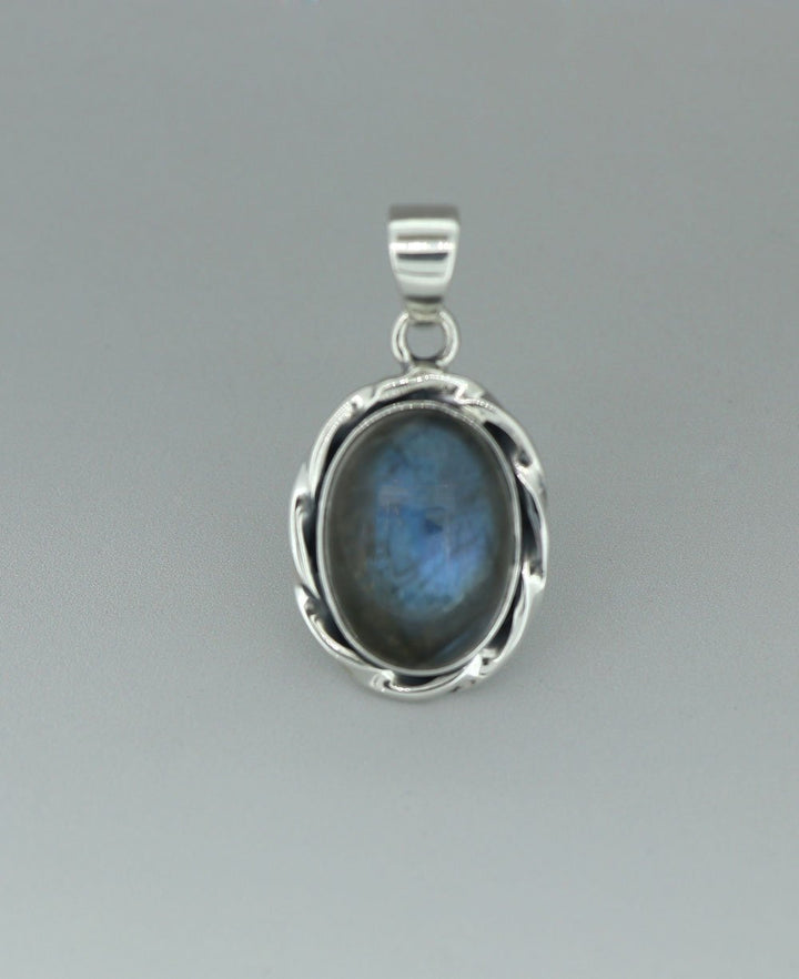 Premium Labradorite Oval Pendant with Rope-Style Silver Frame - Charms & Pendants
